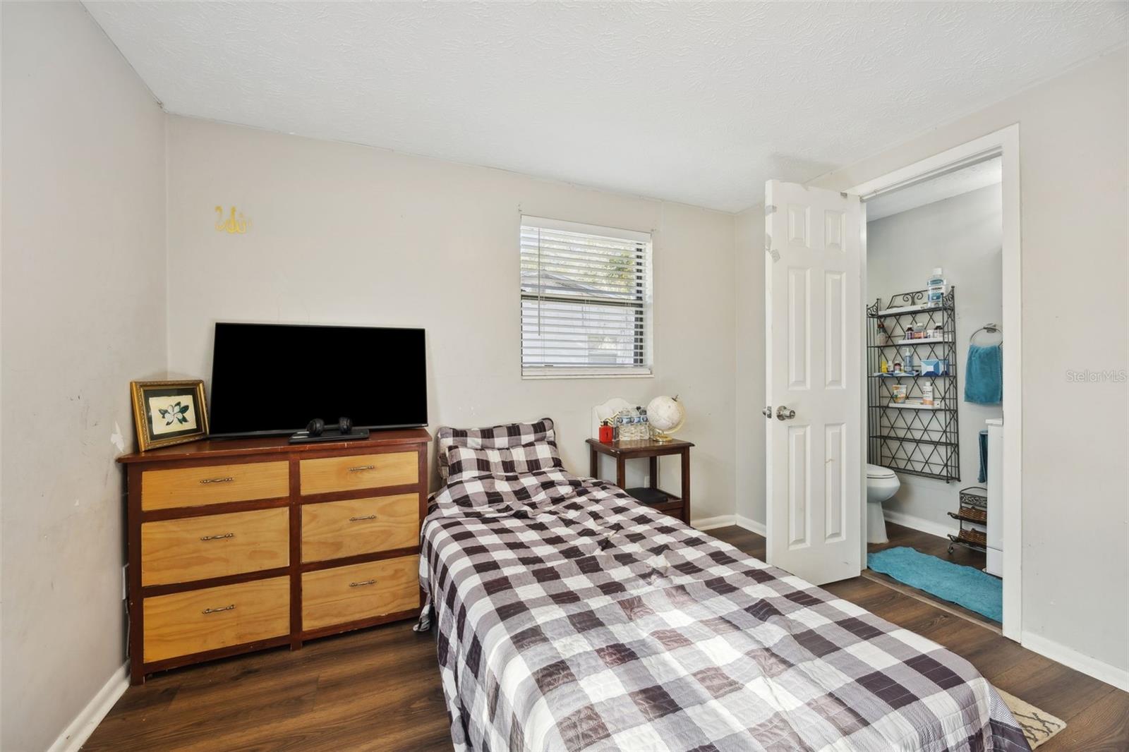 Image 17 of 23 For 321 Aries Drive