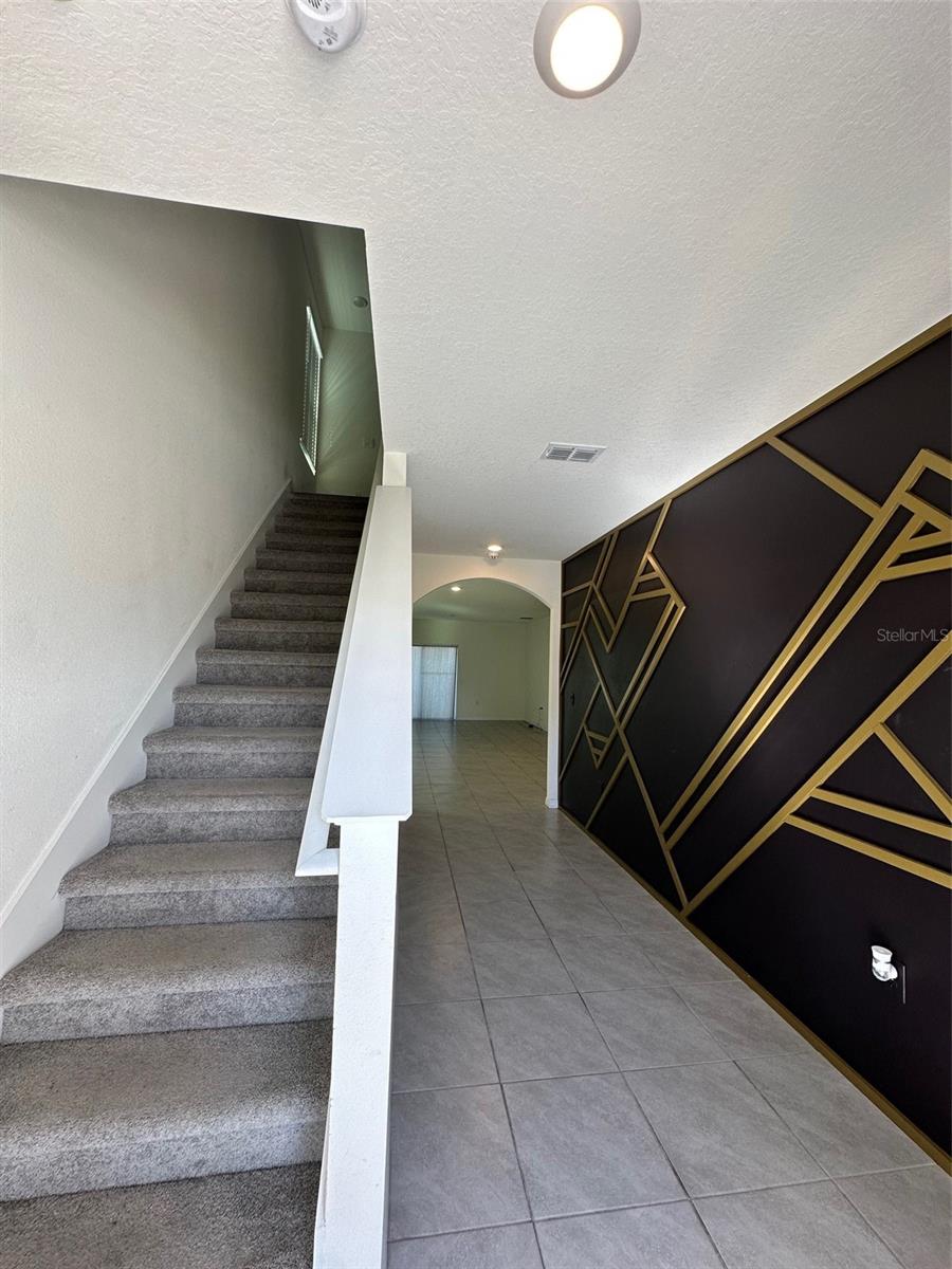 Image 4 of 9 For 5703 Hollingworth Trail