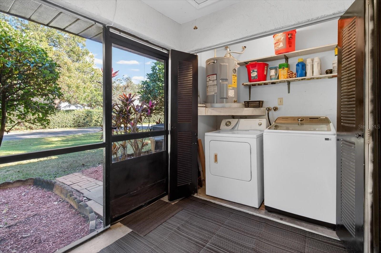 Image 40 of 88 For 7637 Piping Rock Court