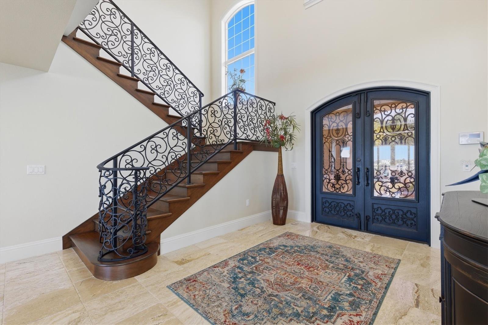 Listing photo id 8 for 2484 Baywood Drive W