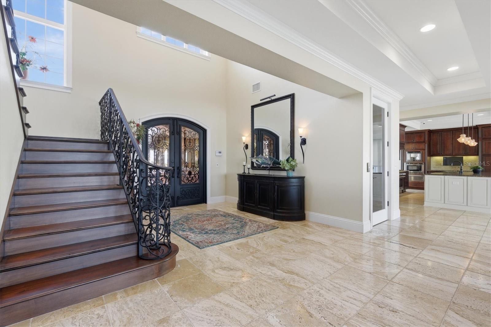 Listing photo id 9 for 2484 Baywood Drive W