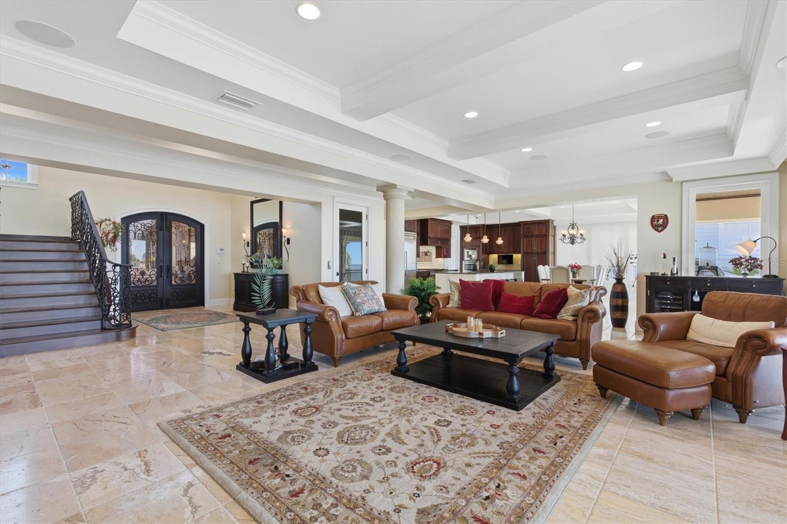 Listing photo id 11 for 2484 Baywood Drive W