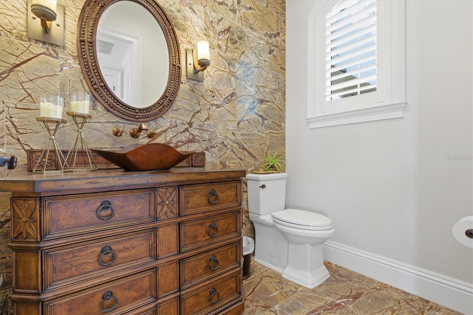 Listing photo id 32 for 2484 Baywood Drive W