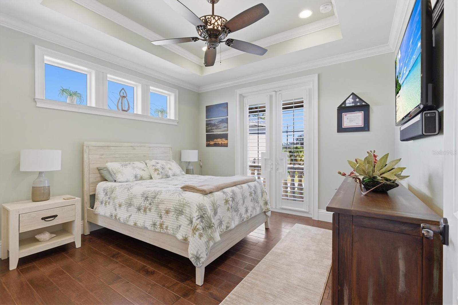 Listing photo id 34 for 2484 Baywood Drive W