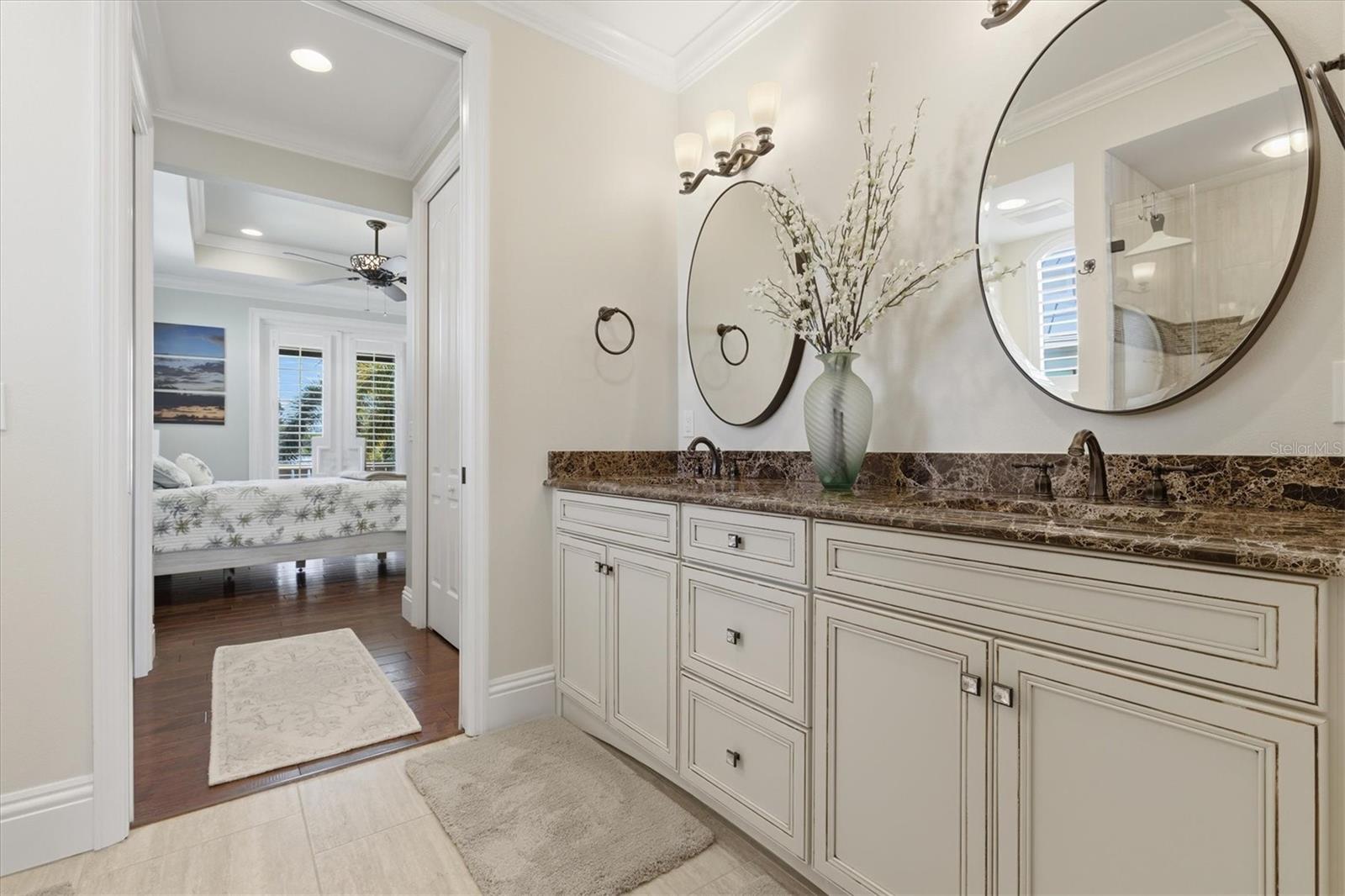 Listing photo id 40 for 2484 Baywood Drive W