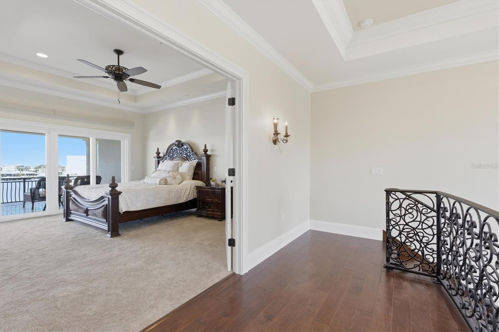 Listing photo id 48 for 2484 Baywood Drive W