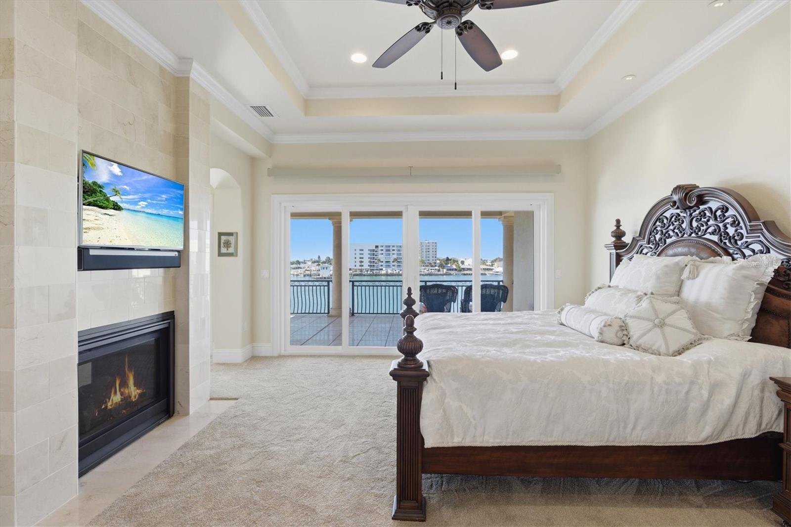 Listing photo id 50 for 2484 Baywood Drive W