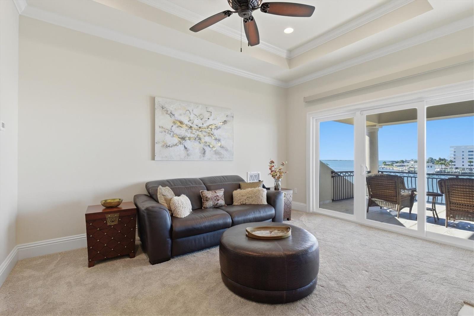 Listing photo id 56 for 2484 Baywood Drive W