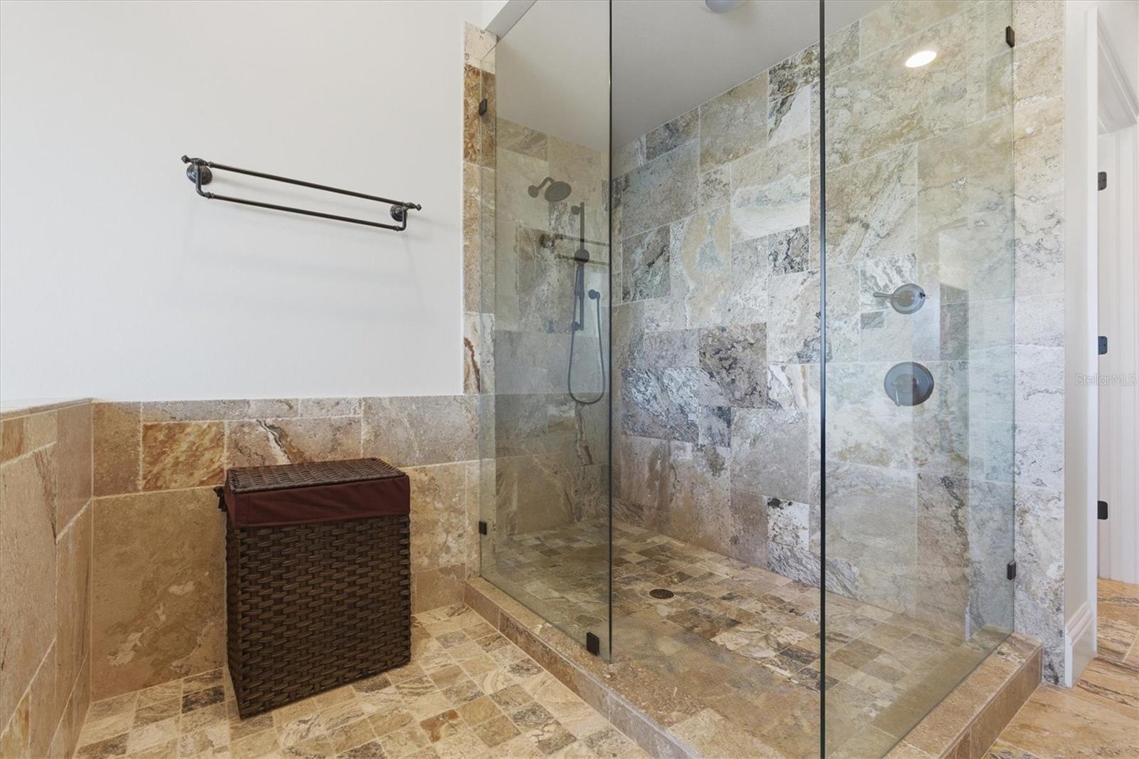 Listing photo id 65 for 2484 Baywood Drive W