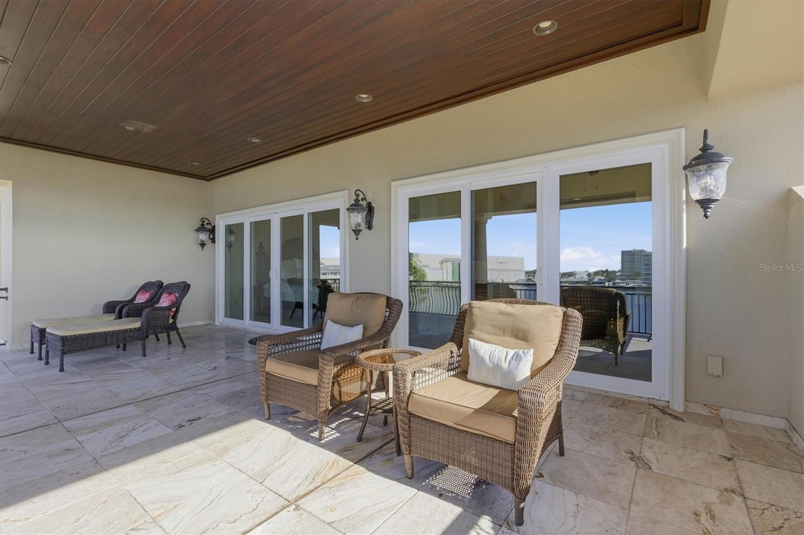 Listing photo id 70 for 2484 Baywood Drive W