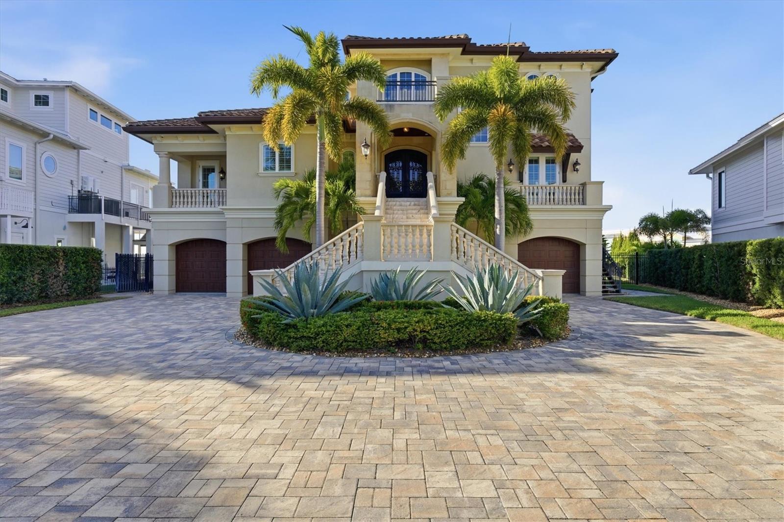 Listing photo id 88 for 2484 Baywood Drive W