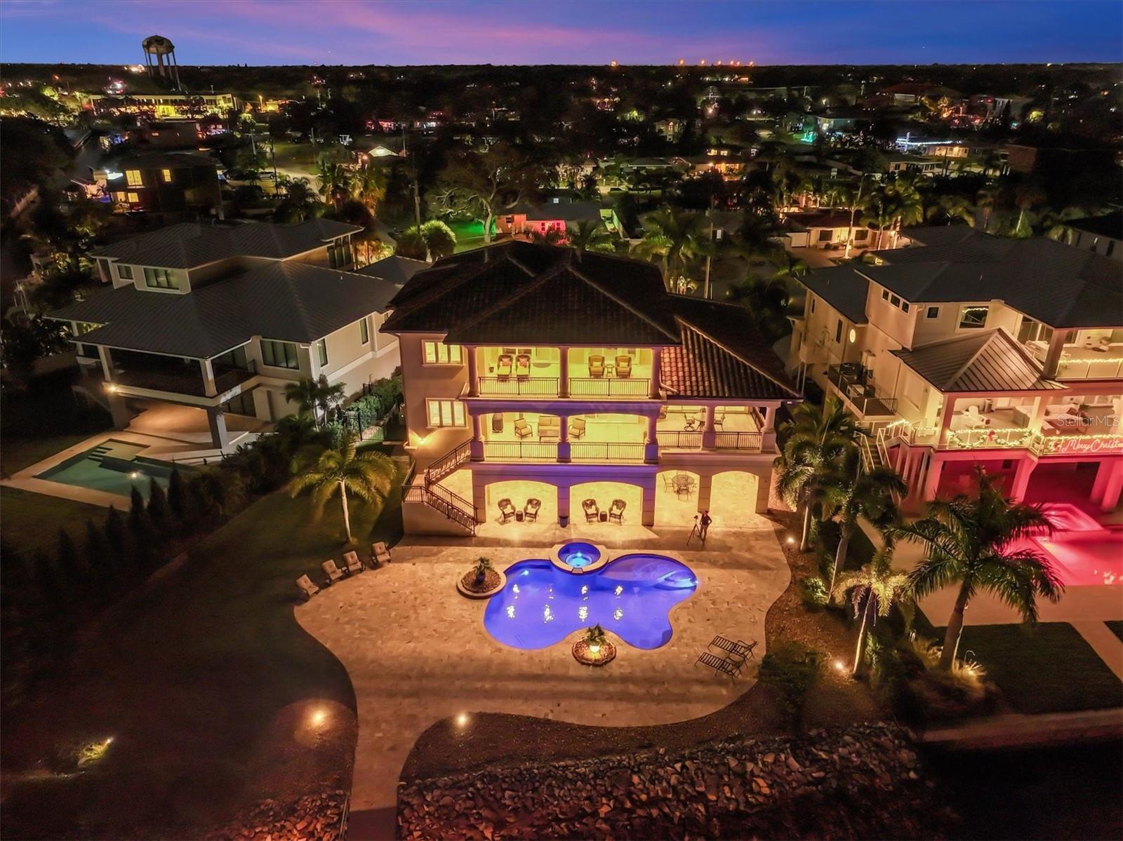 Listing photo id 94 for 2484 Baywood Drive W