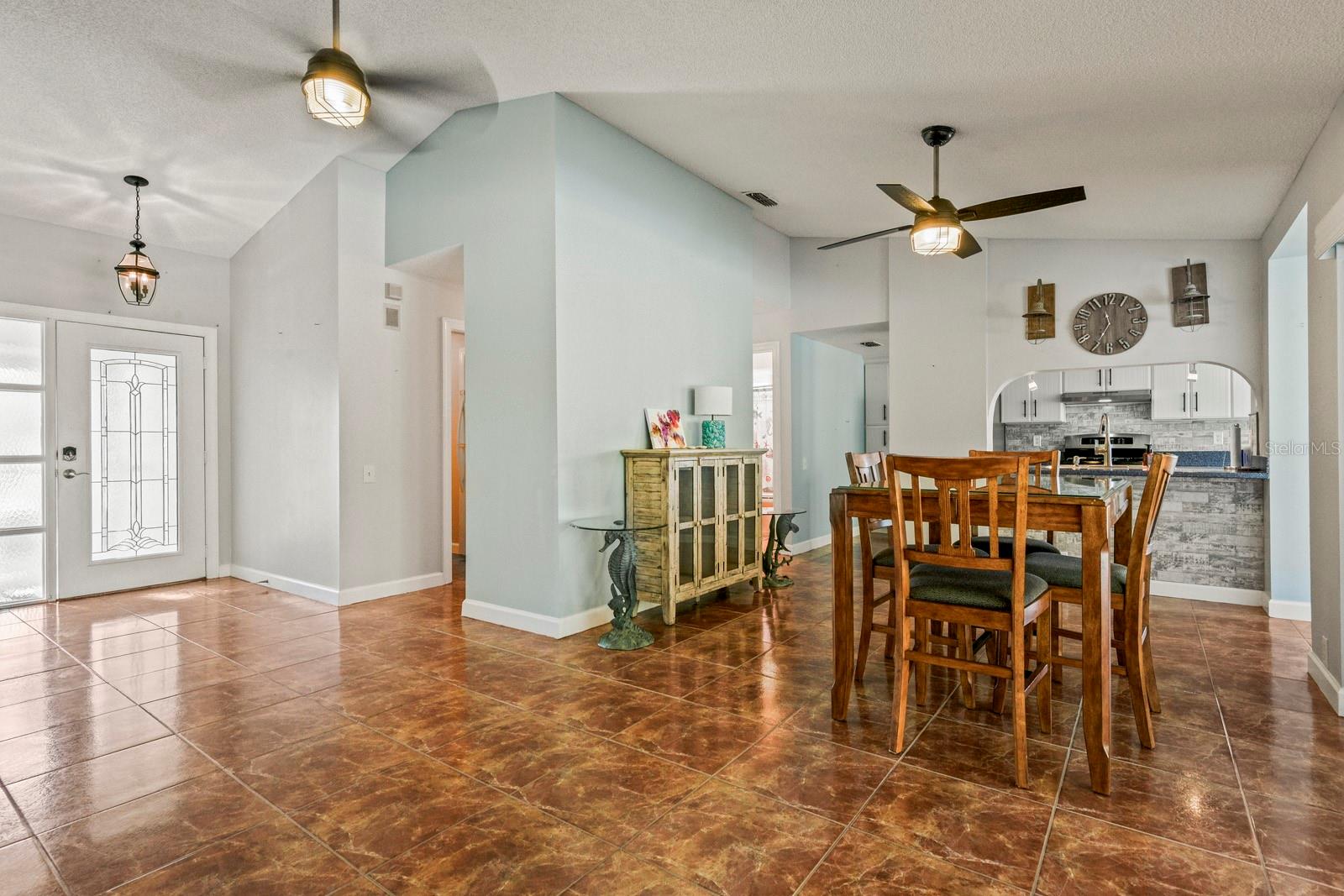 Image 11 of 38 For 9909 Middlecoff Drive