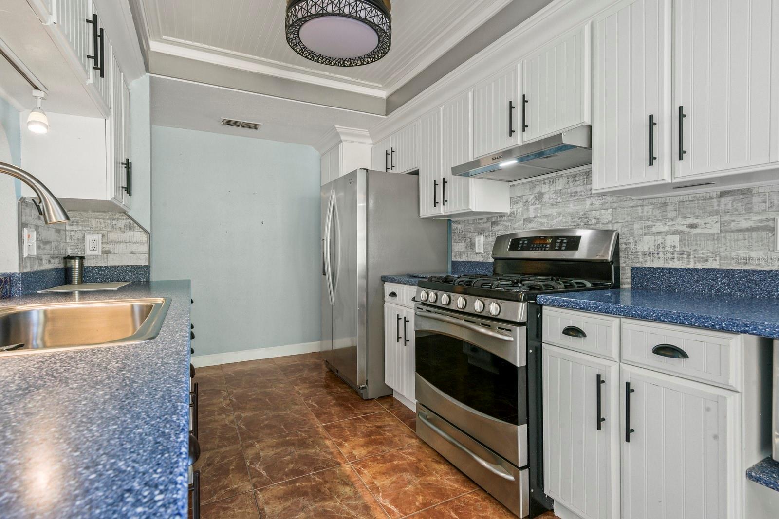 Image 16 of 38 For 9909 Middlecoff Drive