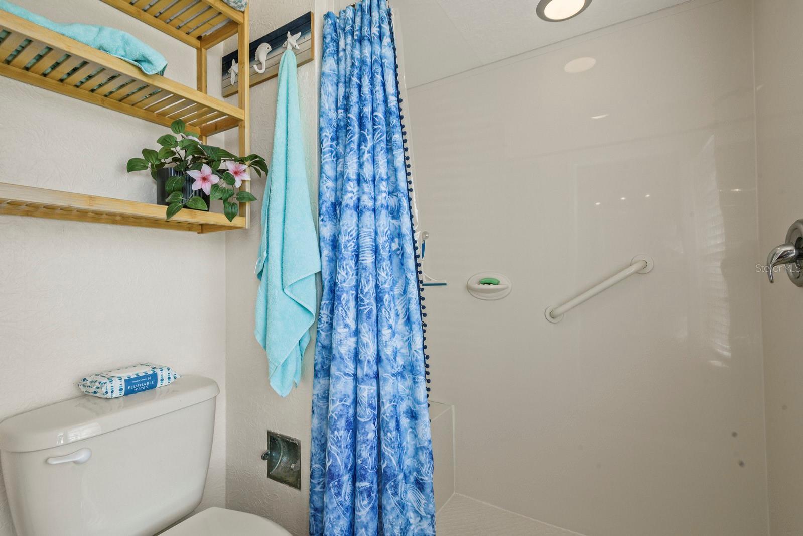 Image 20 of 38 For 9909 Middlecoff Drive