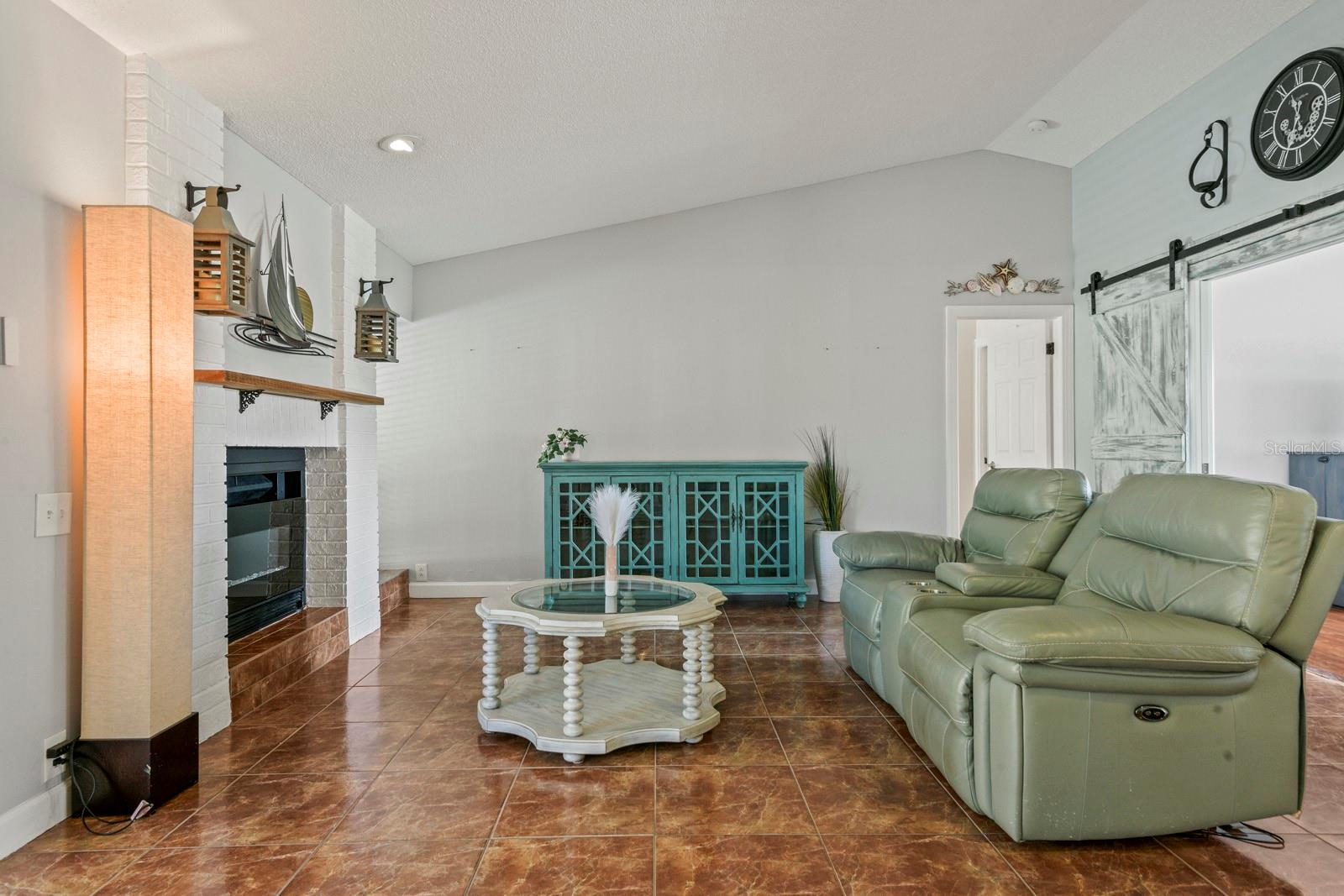 Image 9 of 38 For 9909 Middlecoff Drive