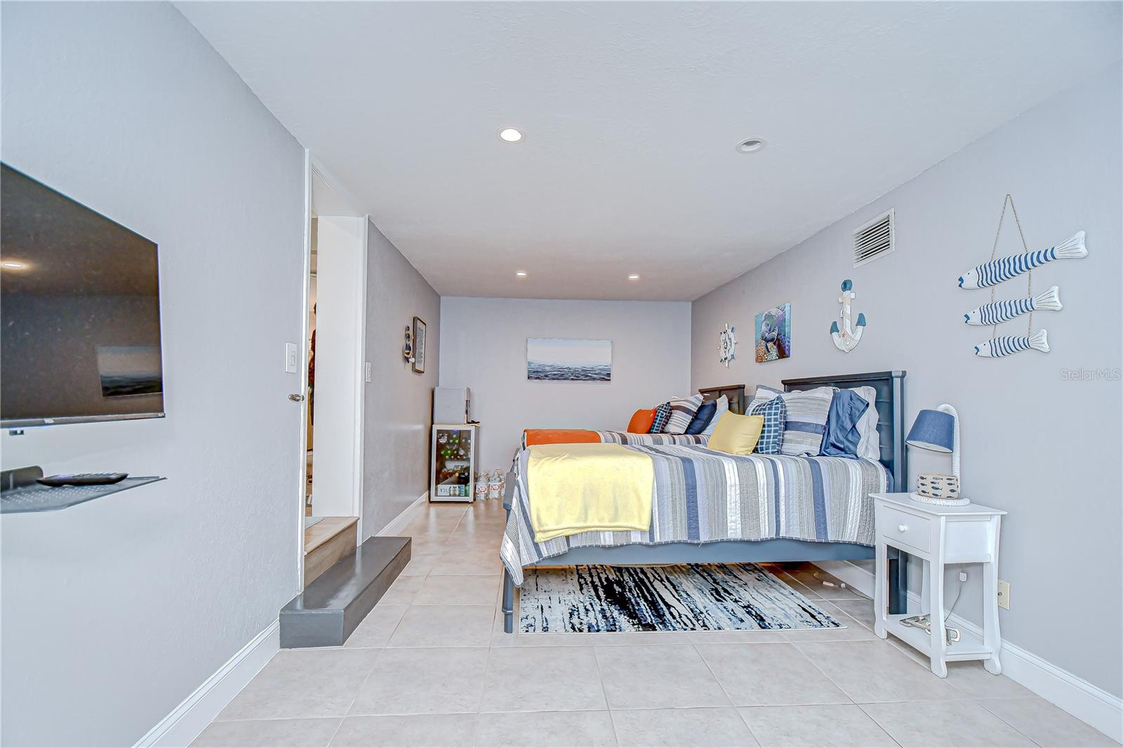 Image 23 of 44 For 130 63rd Street S