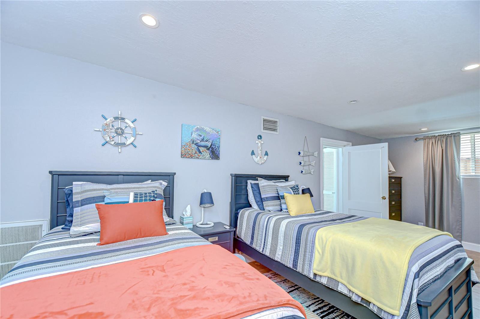 Image 24 of 44 For 130 63rd Street S