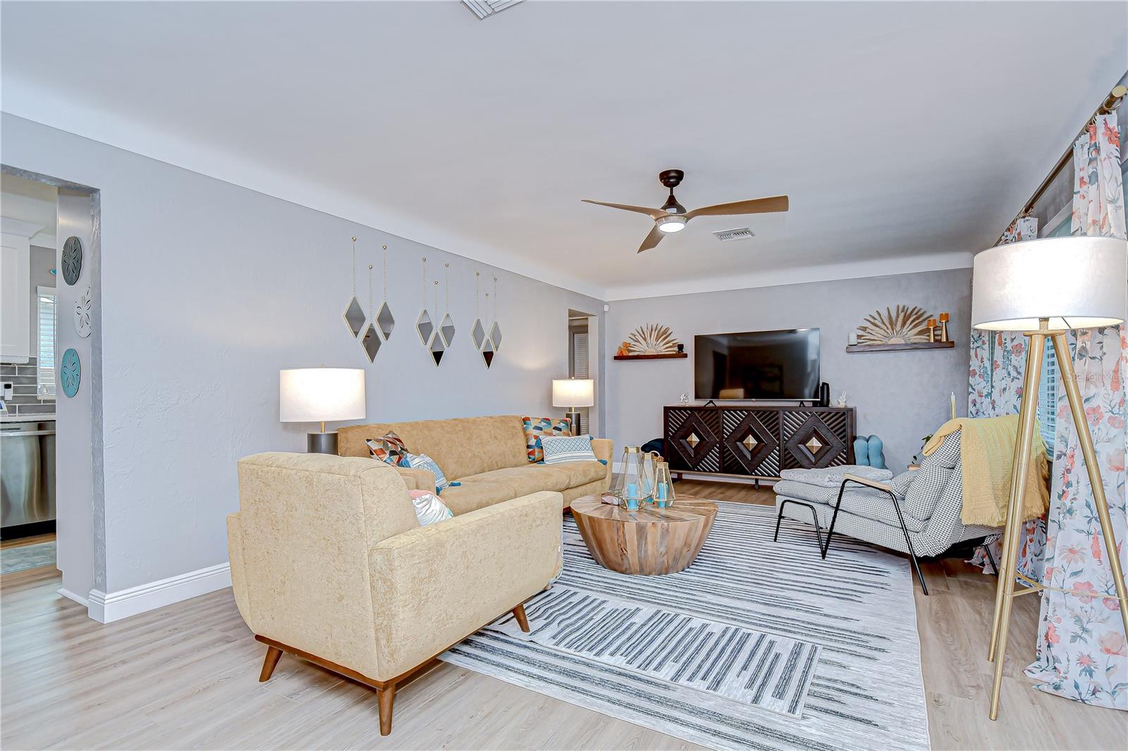 Image 6 of 44 For 130 63rd Street S