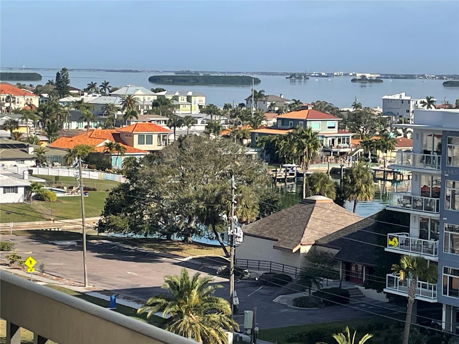 Image 13 of 25 For 400 Island Way 711