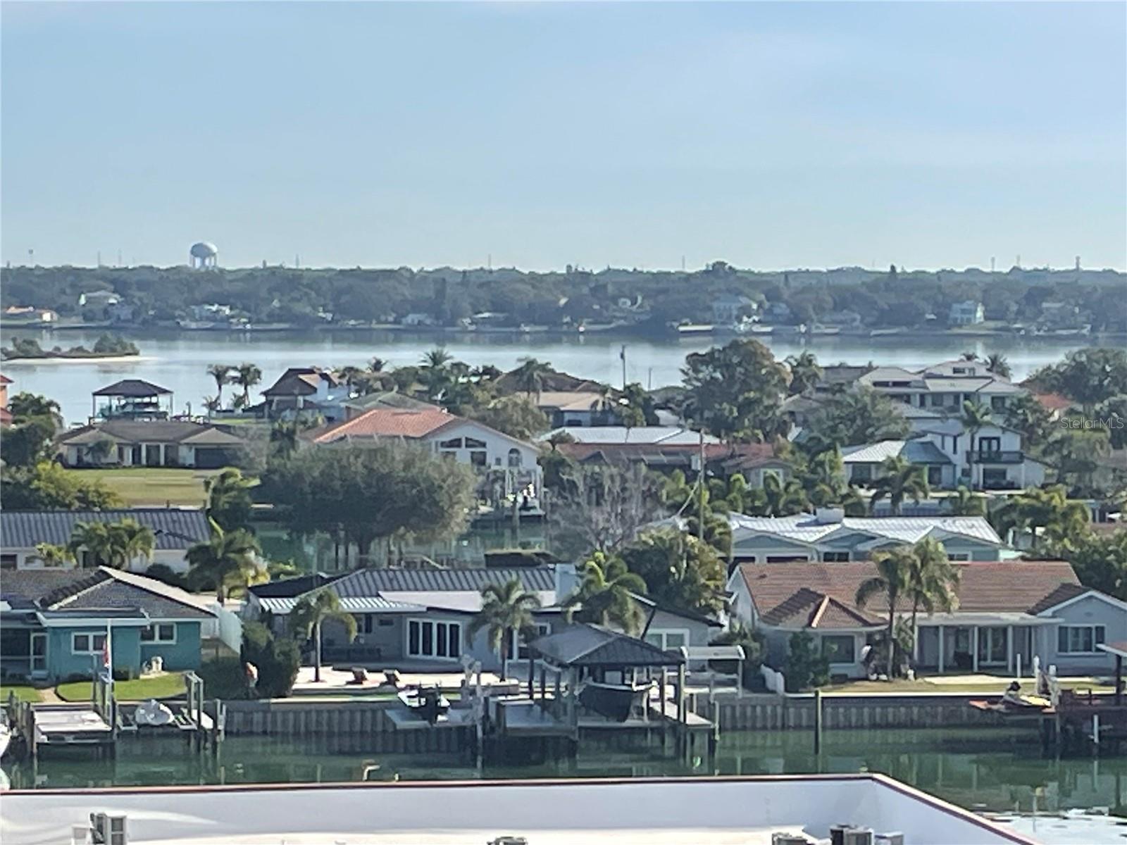 Image 14 of 25 For 400 Island Way 711