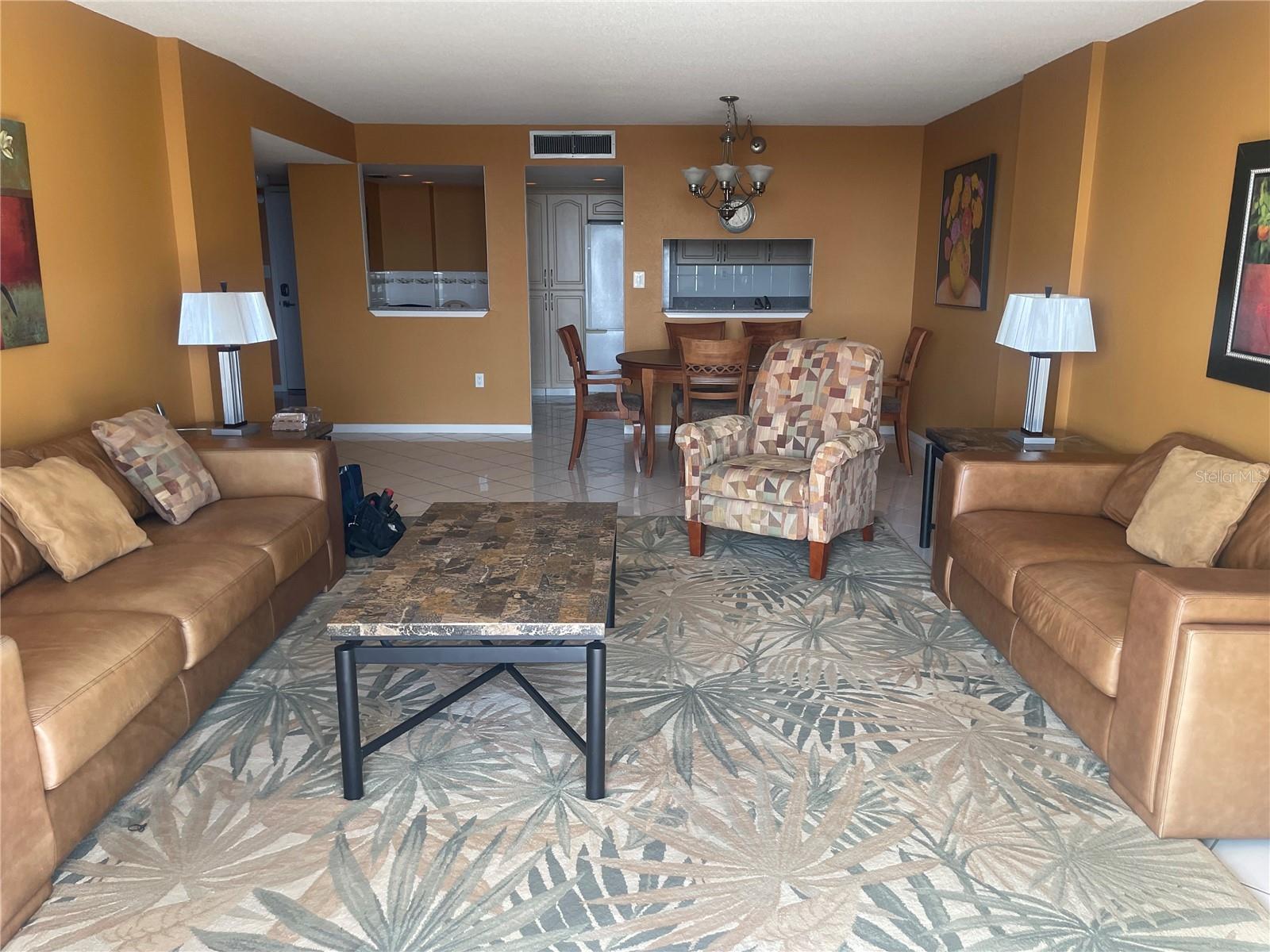 Image 17 of 25 For 400 Island Way 711