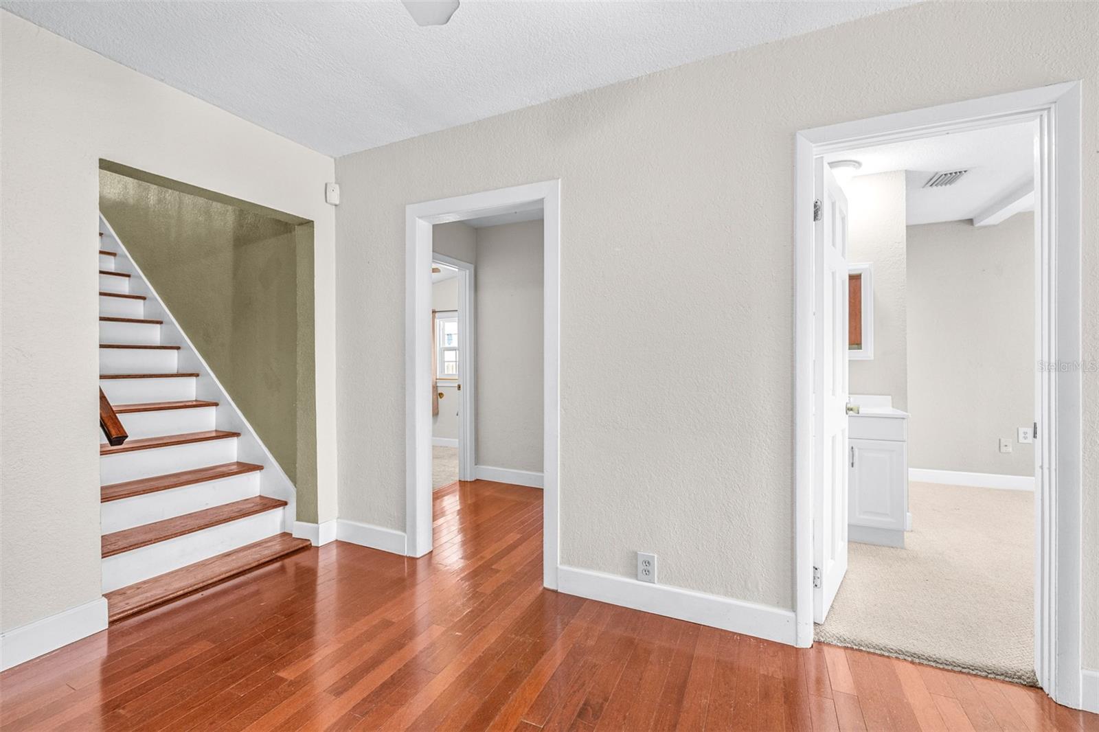 Image 14 of 56 For 3415 Barcelona Street