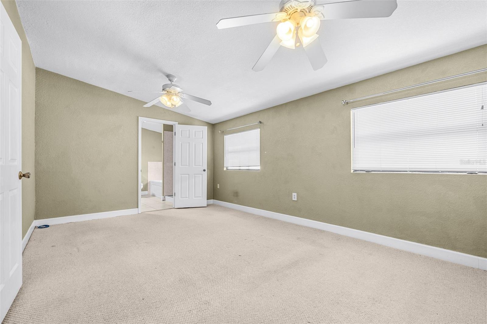 Image 36 of 56 For 3415 Barcelona Street