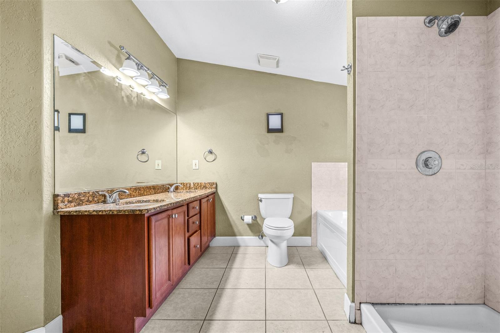 Image 38 of 56 For 3415 Barcelona Street