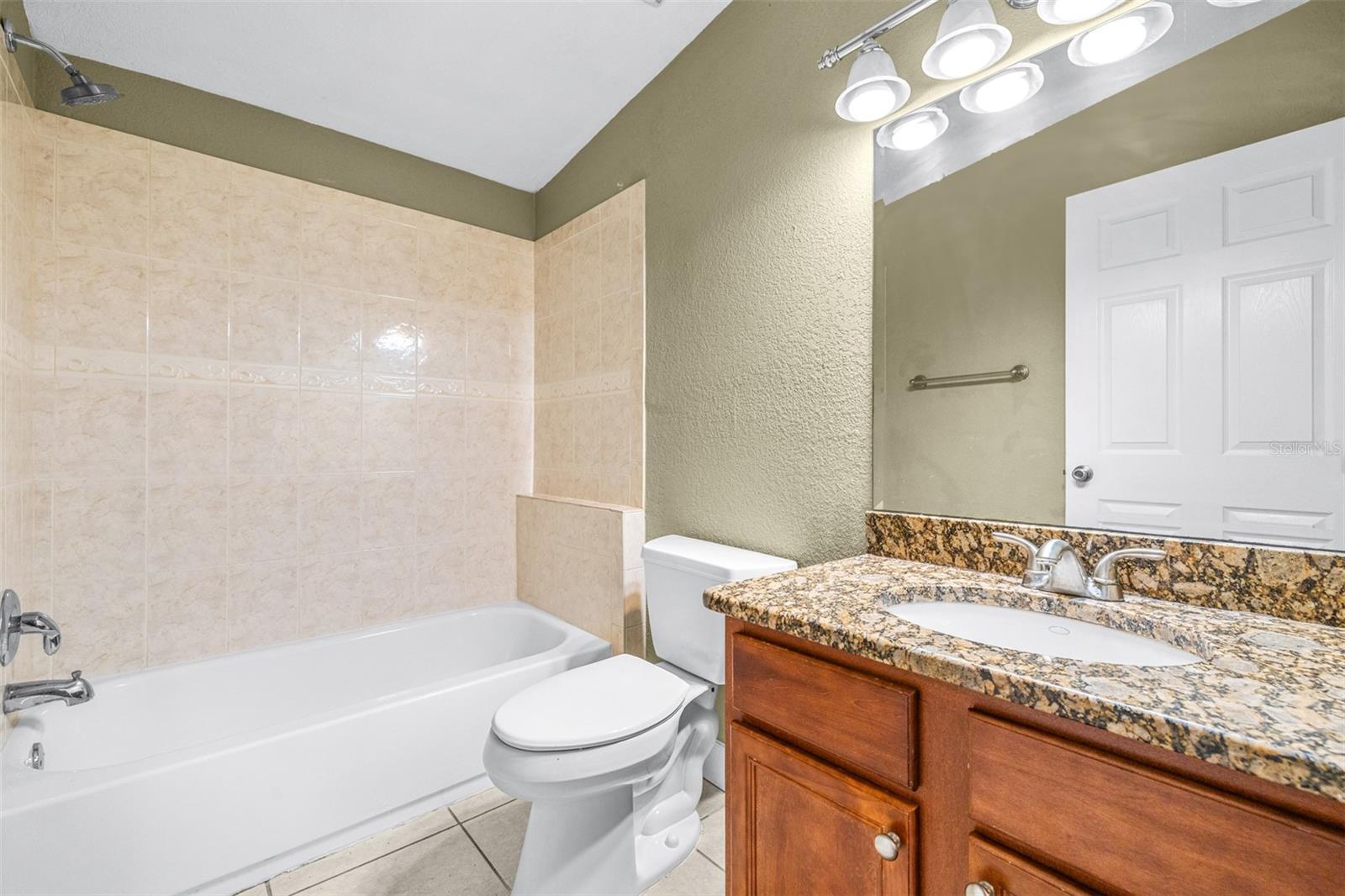 Image 44 of 56 For 3415 Barcelona Street