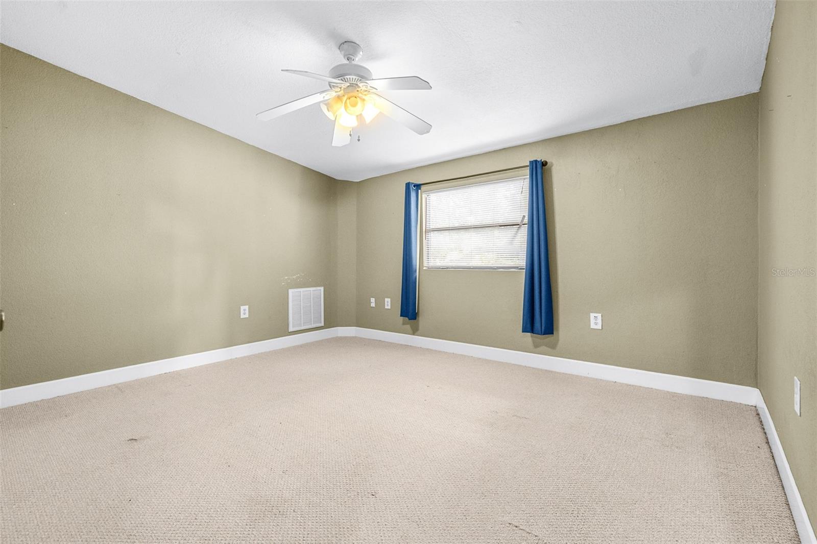 Image 45 of 56 For 3415 Barcelona Street