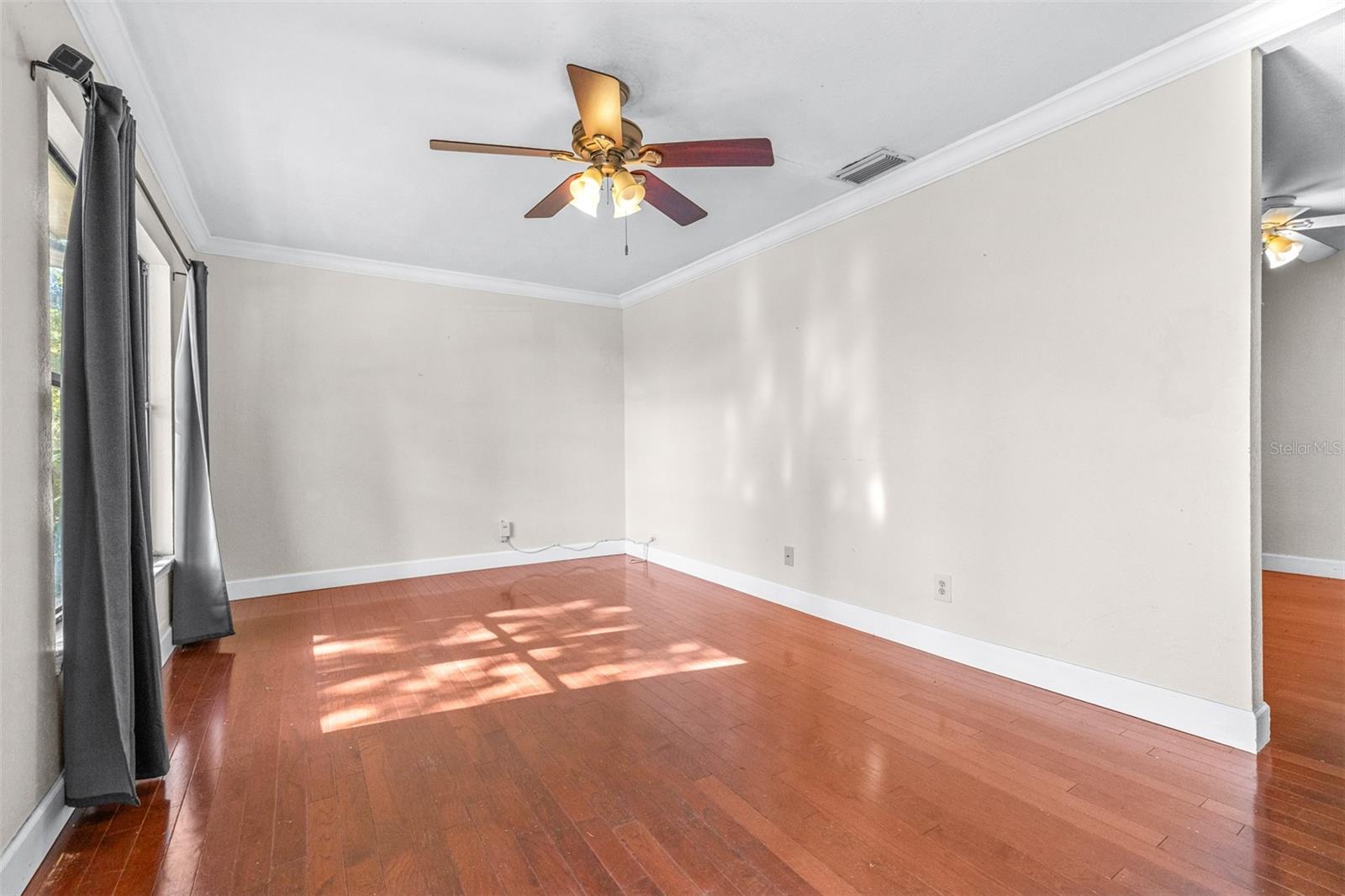 Image 5 of 56 For 3415 Barcelona Street