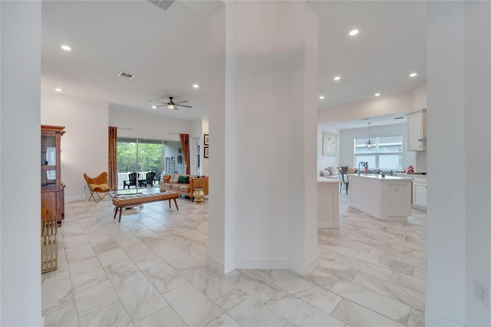 Listing photo id 12 for 618 Manns Harbor Drive