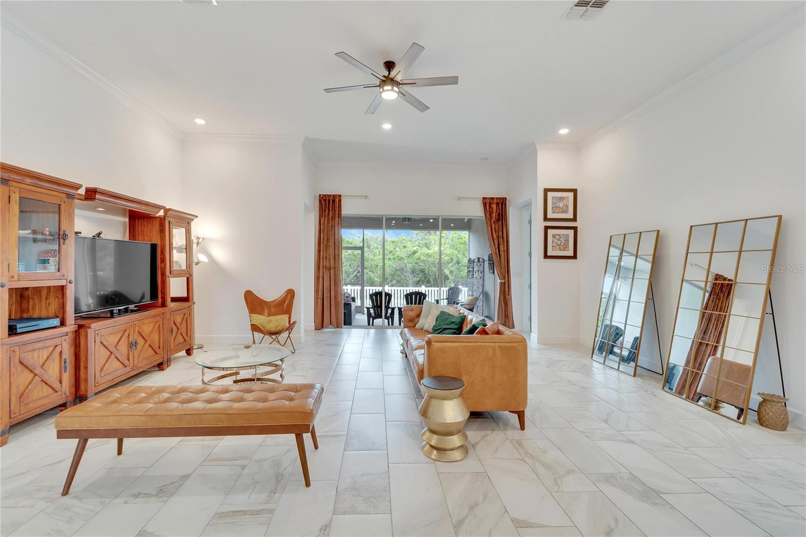 Listing photo id 18 for 618 Manns Harbor Drive