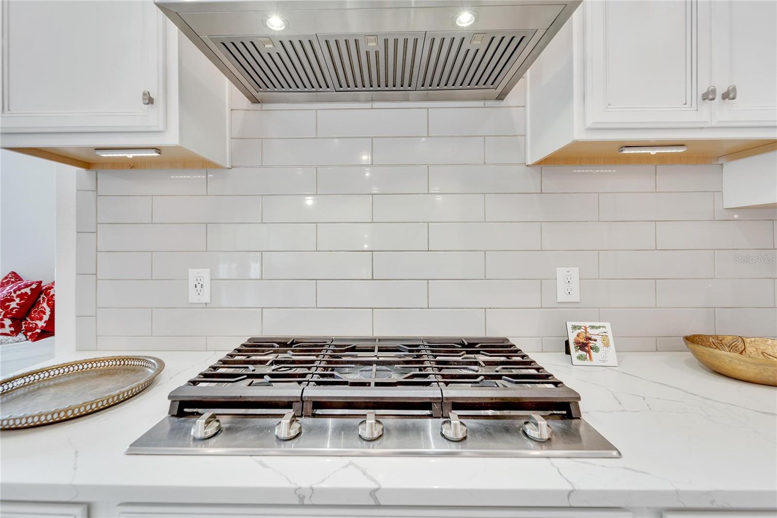 Listing photo id 26 for 618 Manns Harbor Drive