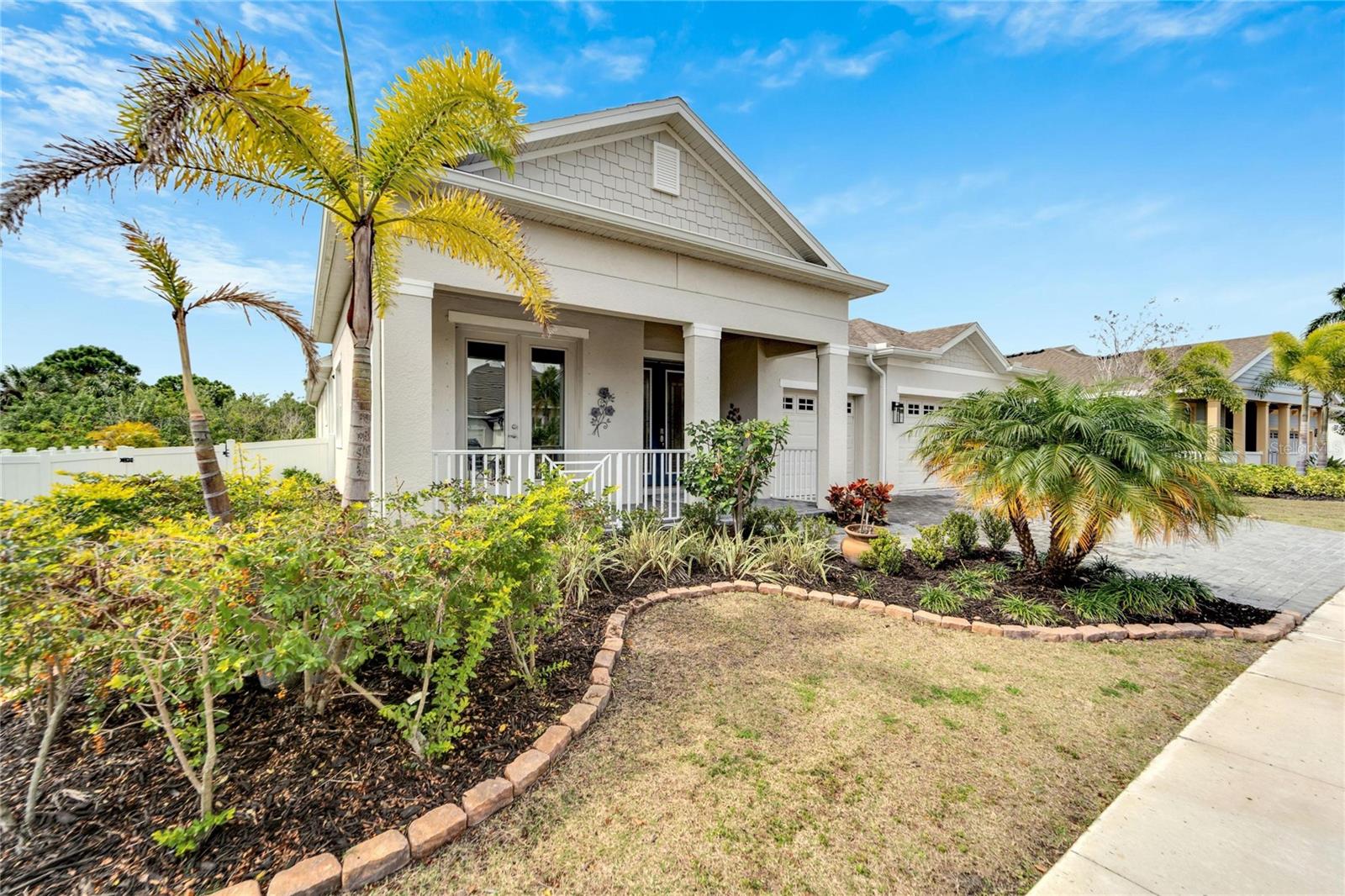 Listing photo id 2 for 618 Manns Harbor Drive
