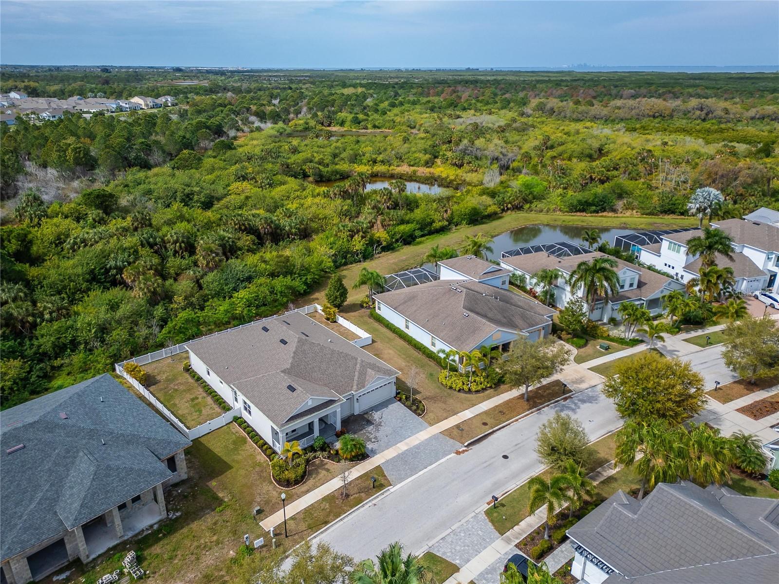 Listing photo id 77 for 618 Manns Harbor Drive