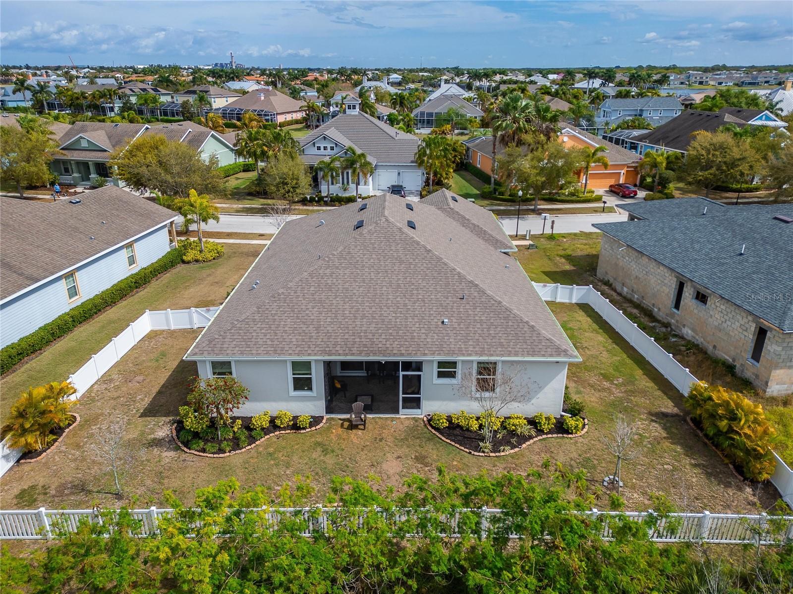 Listing photo id 82 for 618 Manns Harbor Drive