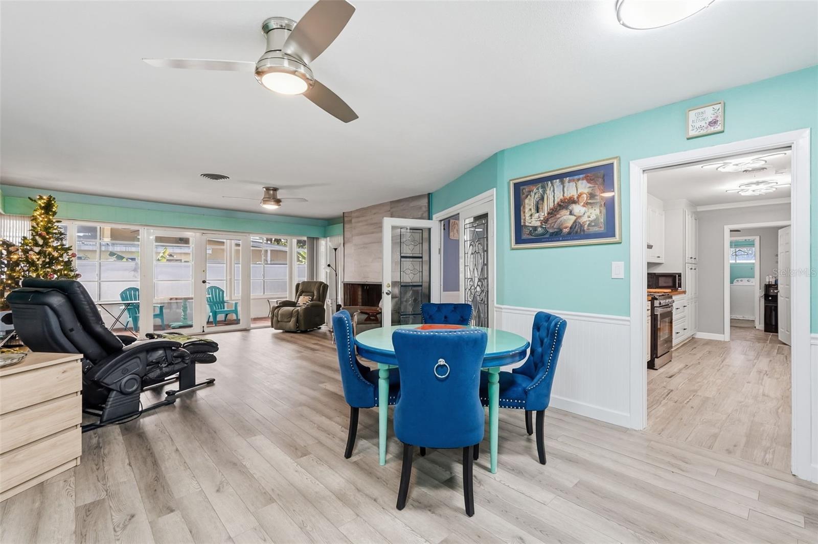 Image 12 of 39 For 3944 49th Avenue S