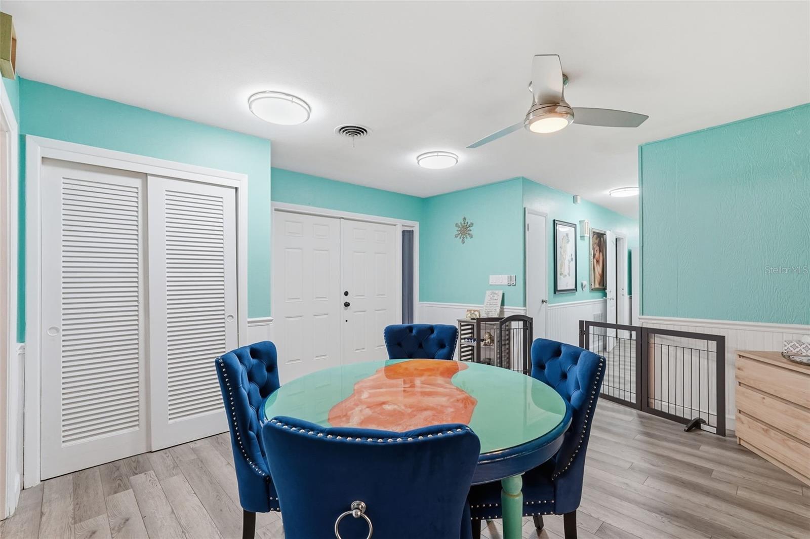 Image 13 of 39 For 3944 49th Avenue S