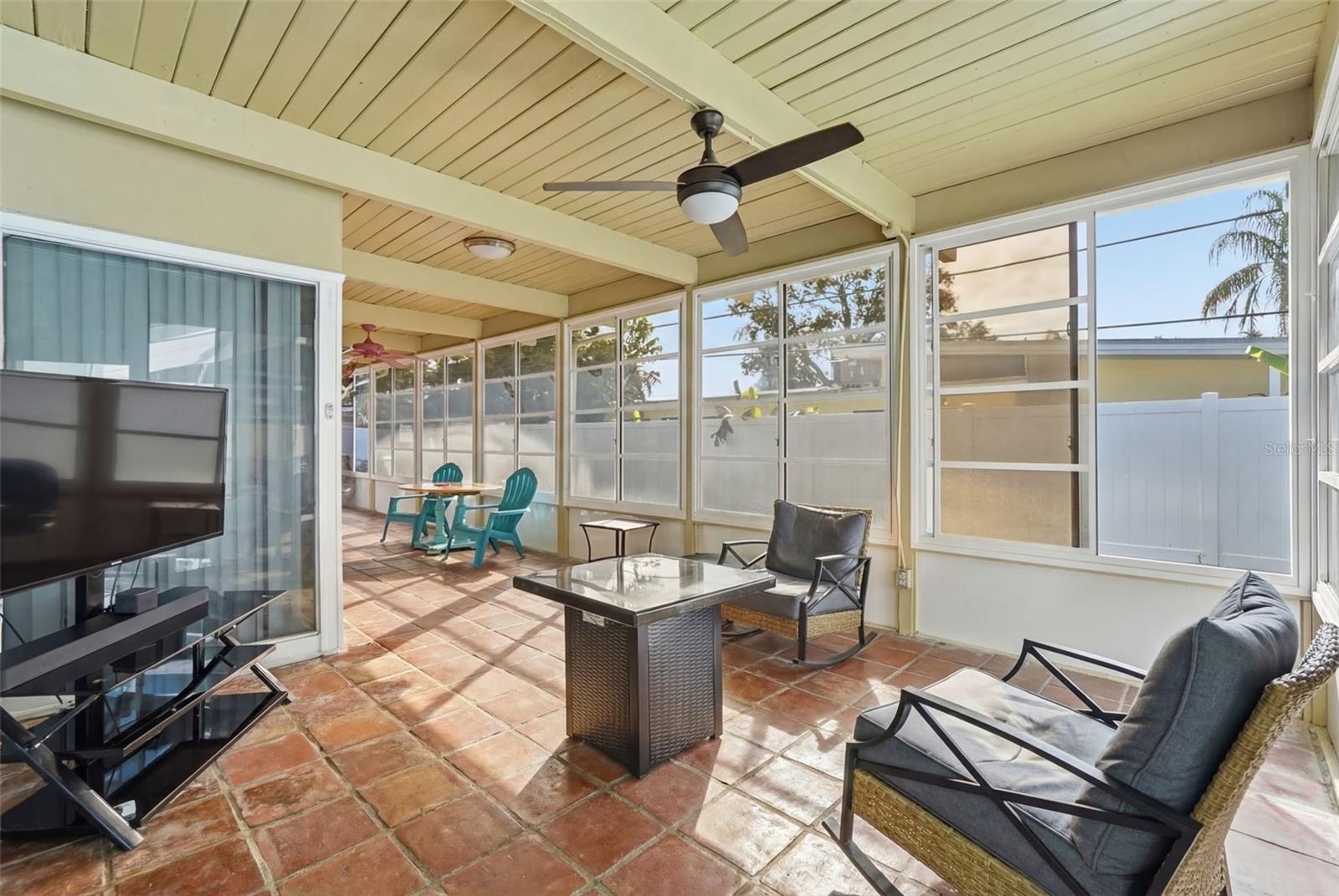 Image 24 of 39 For 3944 49th Avenue S