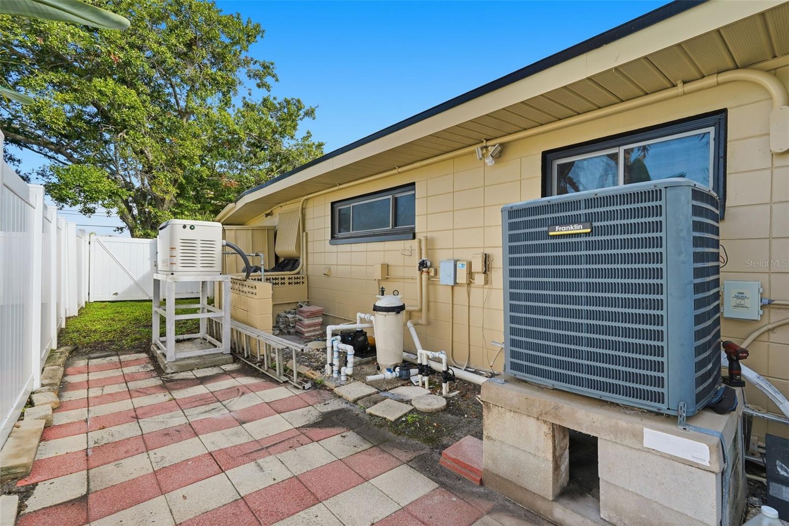 Image 31 of 39 For 3944 49th Avenue S