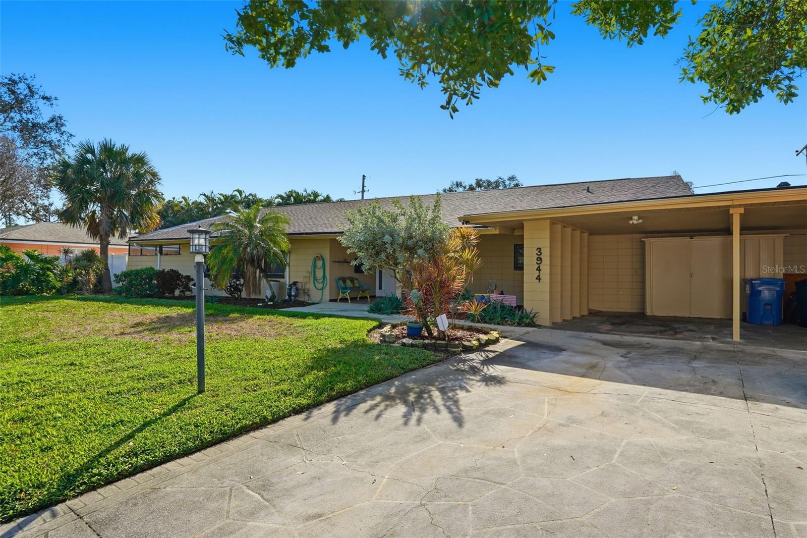 Image 34 of 39 For 3944 49th Avenue S