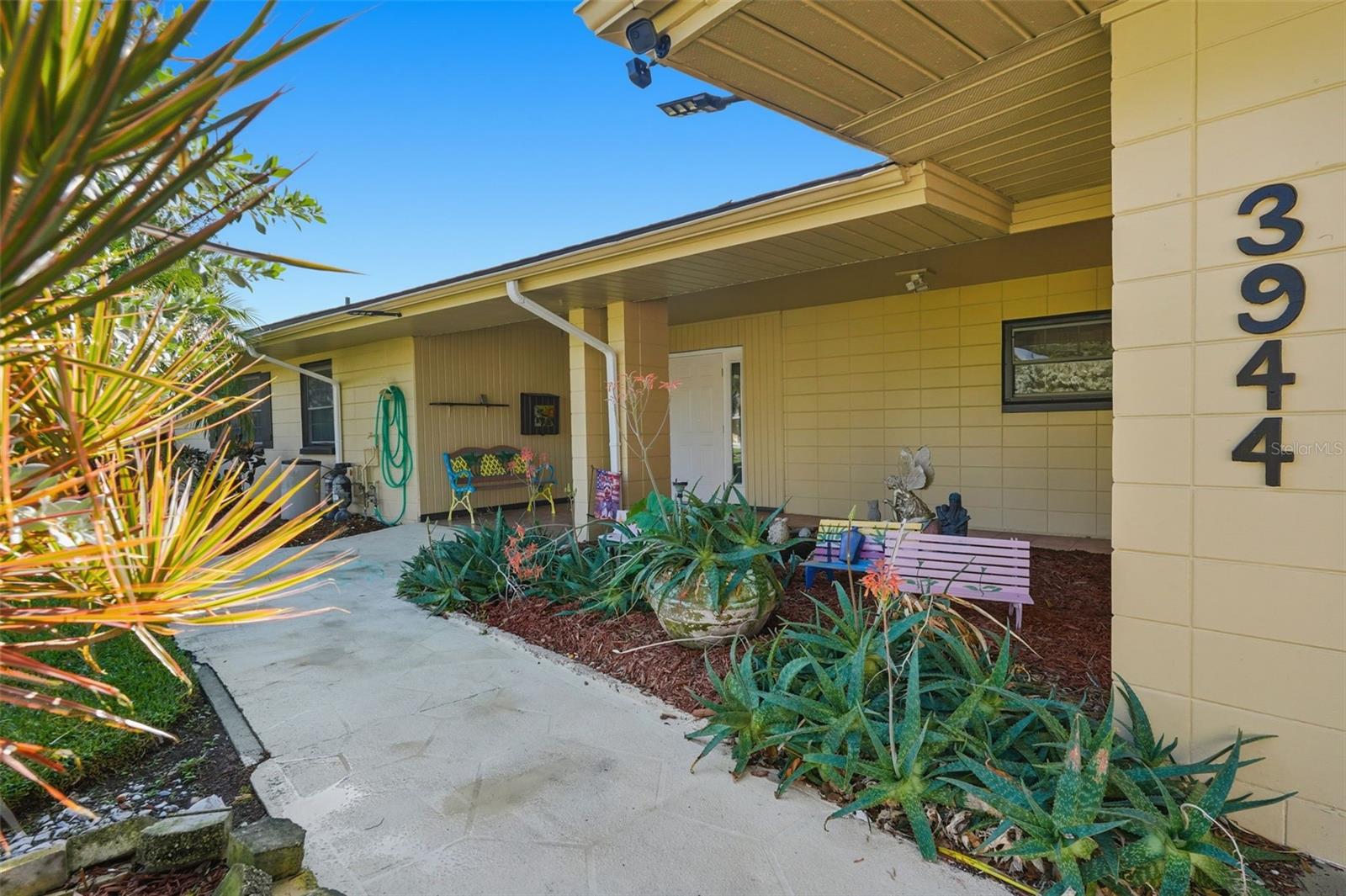 Image 4 of 39 For 3944 49th Avenue S