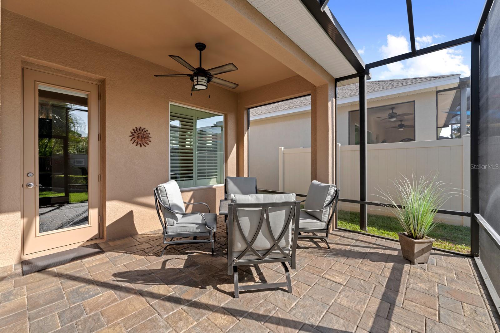 Listing photo id 23 for 1307 Charleen Street