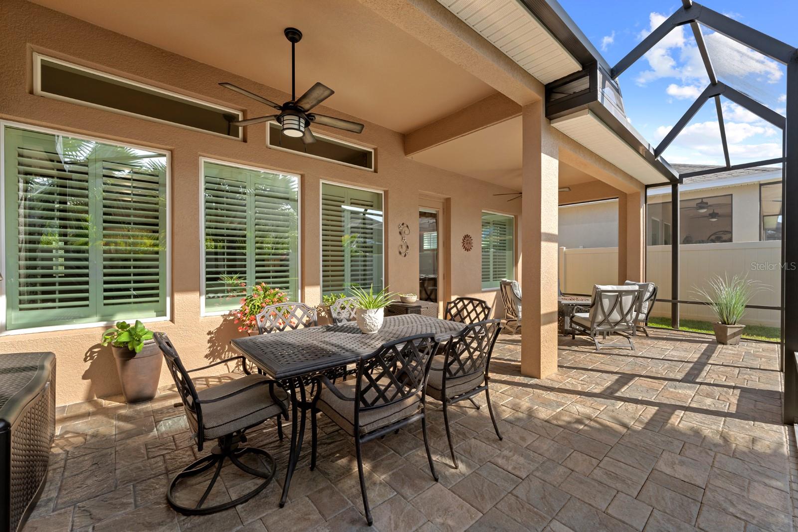 Listing photo id 25 for 1307 Charleen Street