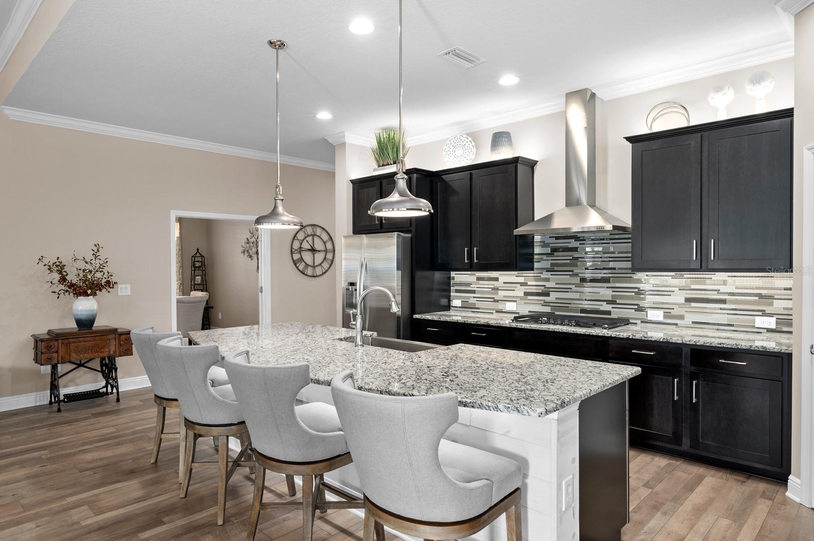 Listing photo id 4 for 1307 Charleen Street