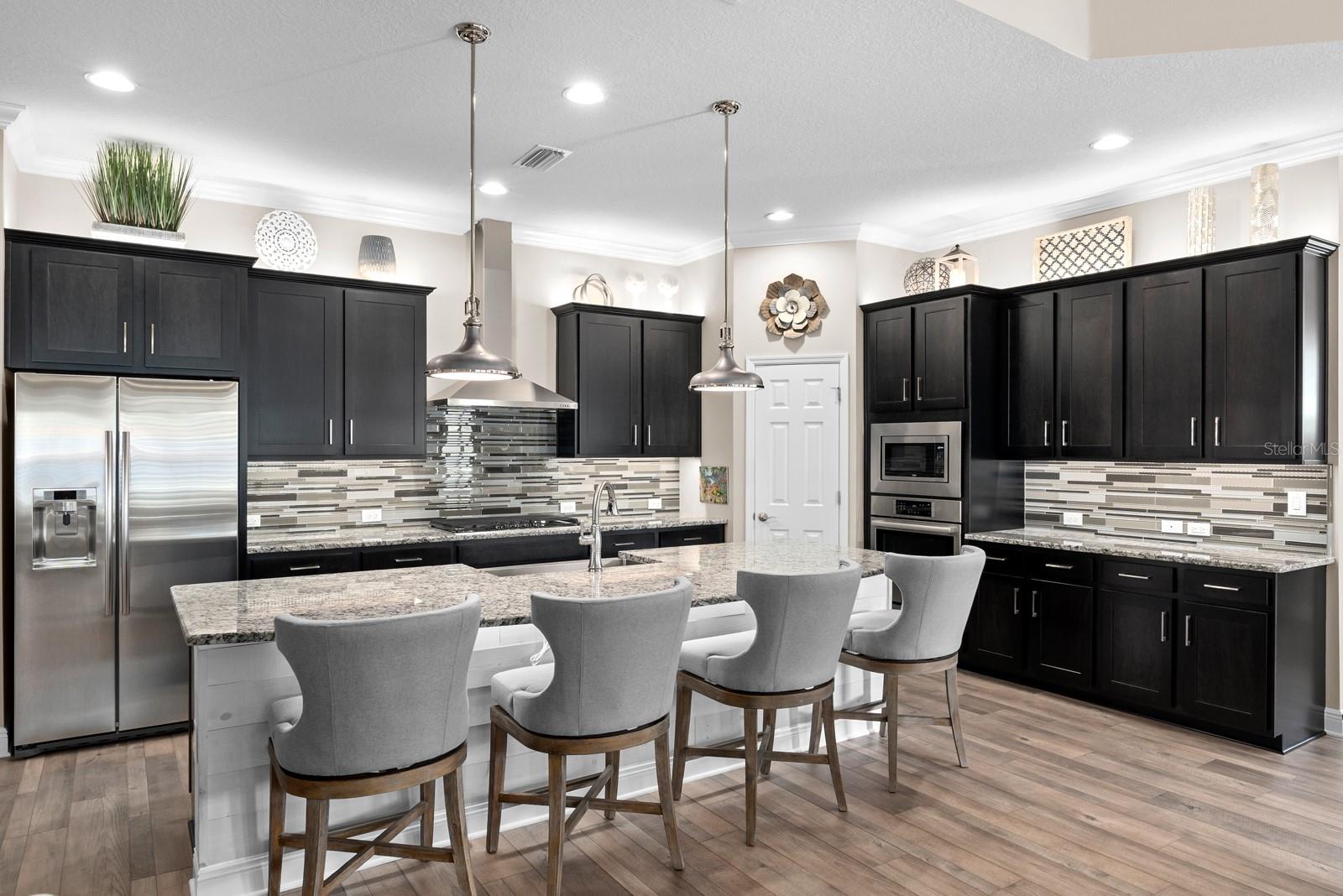 Listing photo id 6 for 1307 Charleen Street