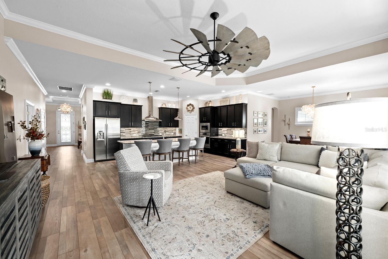 Listing photo id 7 for 1307 Charleen Street