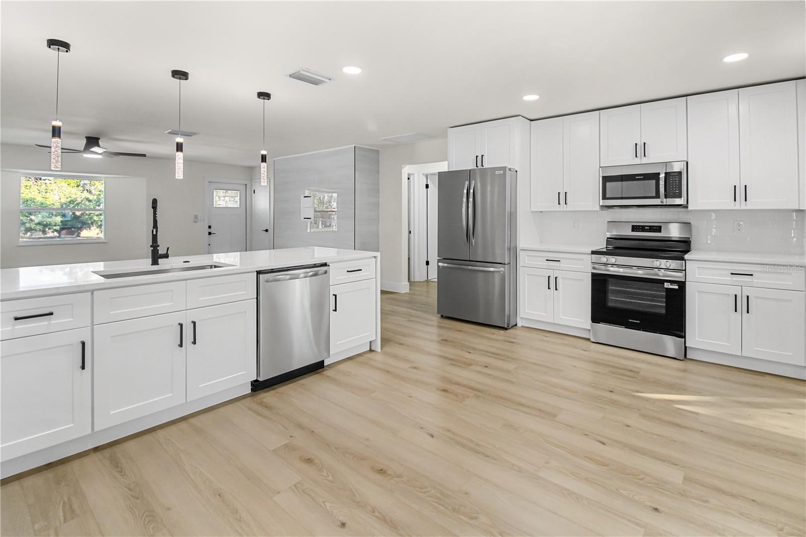 Image 3 of 28 For 1984 64th Avenue N